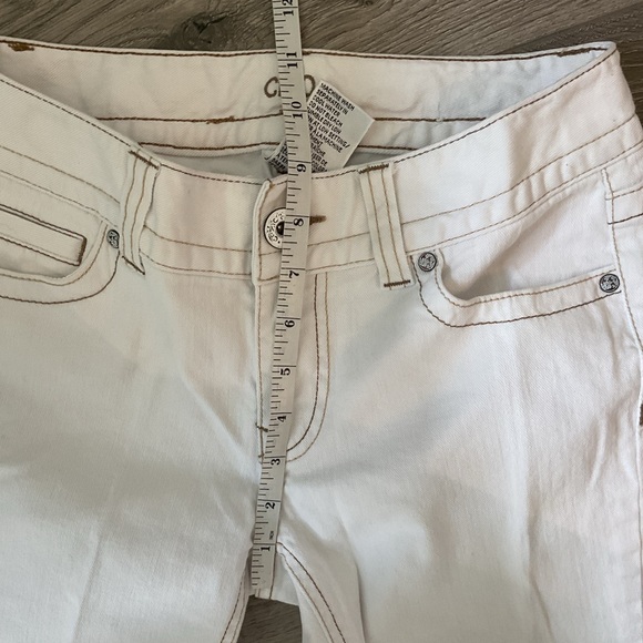 From Cleo Vintage Pair of Off White Bootcut Jeans with Contrasting Seams - Picture 3 of 6
